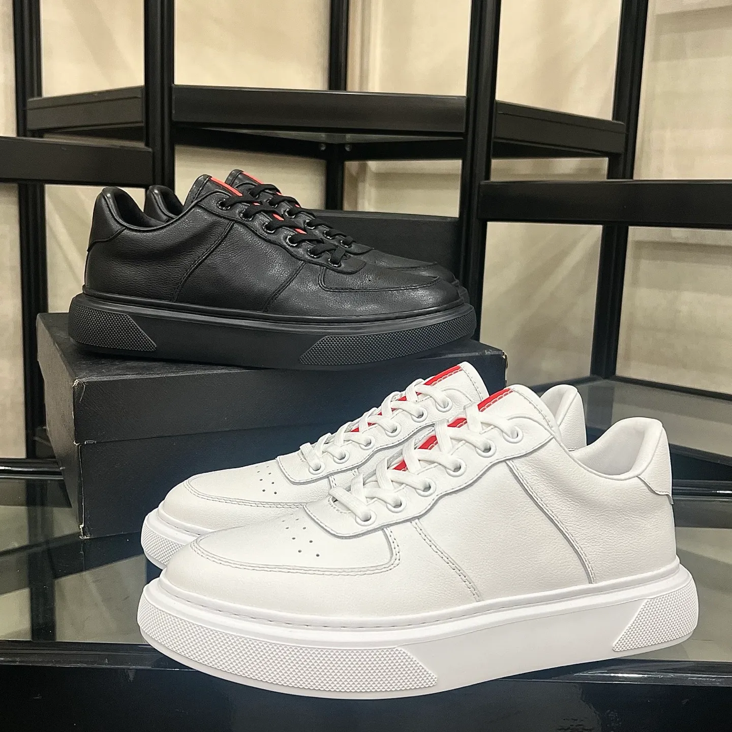 Men's shoes💰440 Prada/Prada Men's new casual shoes, this upper is made of imported calfskin + sheep lining! The outsole is made of non-slip sports foam and ultra-light, which feels good on the feet. It is a fashionable and stylish item!  Size: 38-44 (45 customized)